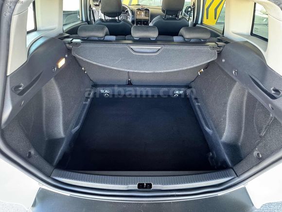 BOYASIZ 2020 CLİO SPORT TOURER TOUCH 54 BİN KM TAKAS TAKSİT OLUR