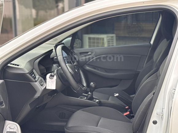 2021 1.0 SCE CLİO JOY TESLA EKRANLI K.KARTA TAKSIT