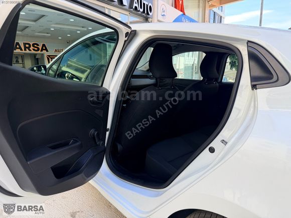 BARSA AUTO - TESLA EKRAN 65km 2023 CLİO 1.0 OTOMATİK -12 TAKSİT