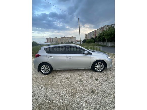 Sahibinden Toyota Auris 1.4 D-4D Active 2013 Model 