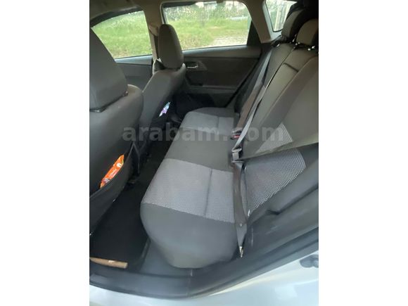 Sahibinden Toyota Auris 1.4 D-4D Active 2013 Model 