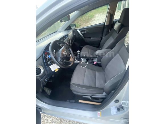 Sahibinden Toyota Auris 1.4 D-4D Active 2013 Model 