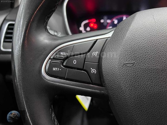 2023 ÇIKIŞLI RENAULT MEGANE ICON FULL SERVİS BAKIMLI KREDİ İMK