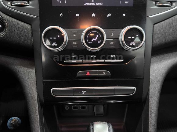 2023 ÇIKIŞLI RENAULT MEGANE ICON FULL SERVİS BAKIMLI KREDİ İMK