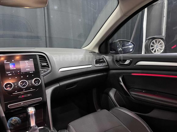 2023 ÇIKIŞLI RENAULT MEGANE ICON FULL SERVİS BAKIMLI KREDİ İMK