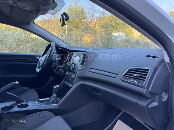 ALPERGÜN-2021 RENAULT MEGANE 1.5 BLUE DCI YETKİLİ SERVİS BAKIMLI