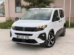 2025/PEUGEOT RİFTER GT/SRCÜ.DKAT./220V/CAM TAVAN/BAYİ ARACI 