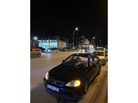 Sahibinden Honda Civic 1.6 i ES 2000 Model  310.000km Lacivert