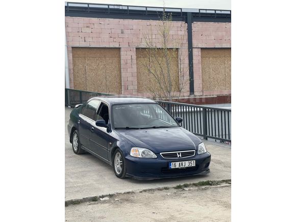 Sahibinden Honda Civic 1.6 i ES 2000 Model  310.000km Lacivert