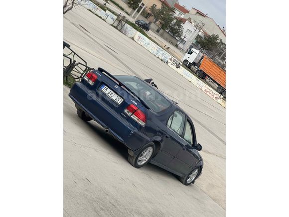 Sahibinden Honda Civic 1.6 i ES 2000 Model  310.000km Lacivert