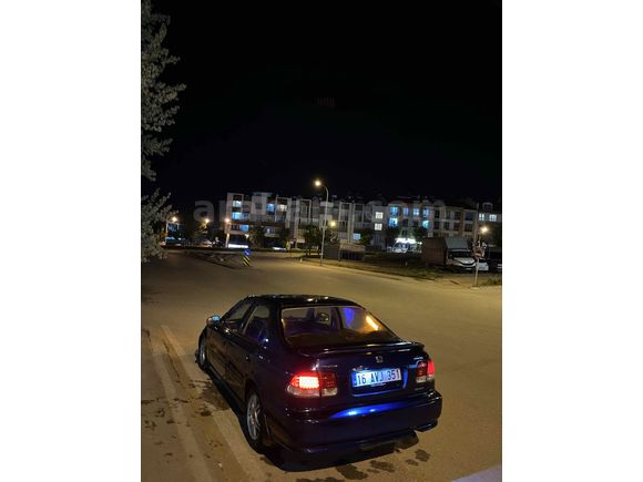 Sahibinden Honda Civic 1.6 i ES 2000 Model  310.000km Lacivert