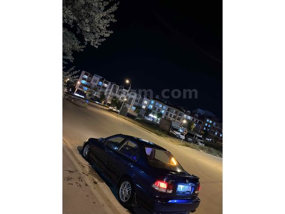 Sahibinden Honda Civic 1.6 i ES 2000 Model  310.000km Lacivert