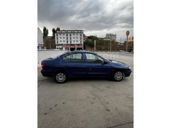 Sahibinden Renault Megane 1.6 2000 Model  280.000 km
