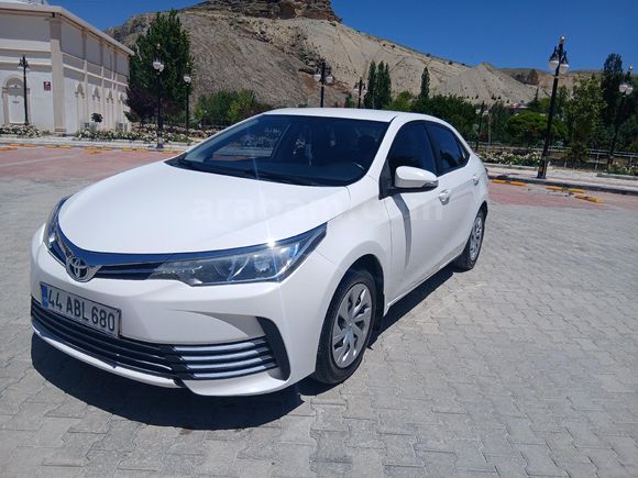 Öğretmenden orijinal düşük kilometre aile aracı