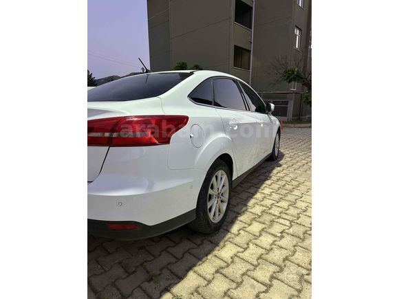 Sahibinden Ford Focus 1.5 TDCi Titanium 2015 Model  Beyaz