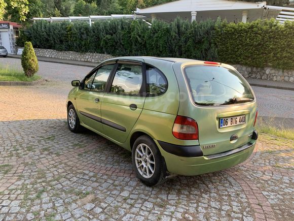 Sahibinden Renault Scenic 1.6 RXE 2000 Model 