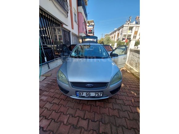 Sahibinden Ford Focus 1.6 Trend 2006 Model Antalya 240.000 km Gri (Gümüş)
