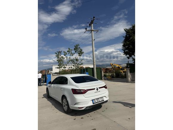 Sahibinden Renault Megane 1.5 Blue DCI Touch 2021 Model 