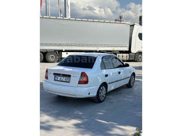 Sahibinden Hyundai Accent 1.3 LX 2000 Model 