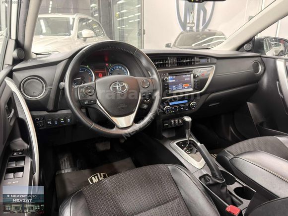 43 BİN KM'DE CAM TAVAN'LI AURİS PREMİUM 1.6 132hp MULTİDRİVE S