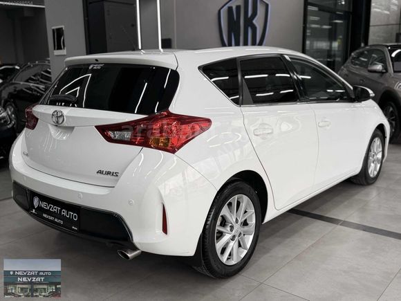 43 BİN KM'DE CAM TAVAN'LI AURİS PREMİUM 1.6 132hp MULTİDRİVE S