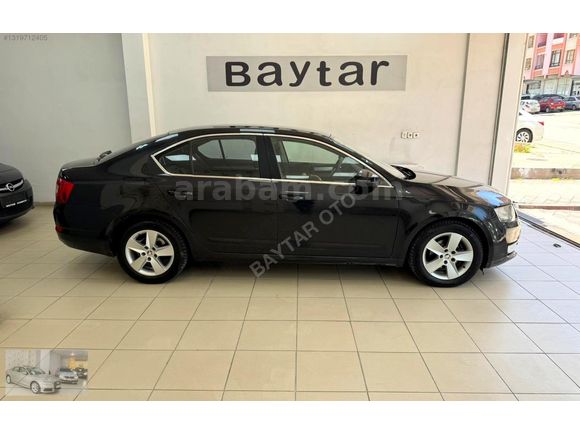 FIRSAT ARACI_2015 SKODA OCTAVİA 1.6 TDİ 6 İLERİ MANUEL VİTES