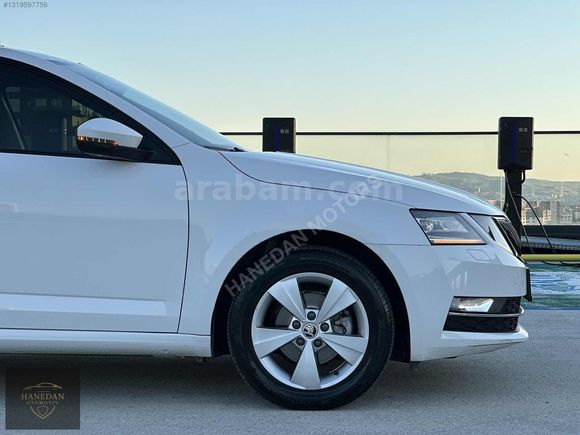 2017 SKODA OCTOVİA 1.6 TDİ STYLE DSG BOYASIZ 85.000 KM İLK EL