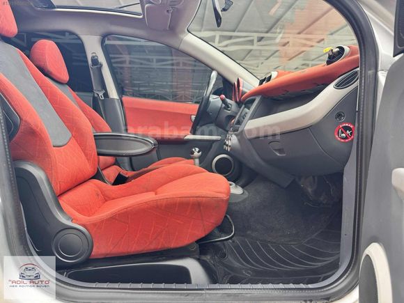 2004 SMART FORFOUR 1.5 PASSİON SOFTTOUCH BOYASIZ HATASIZ