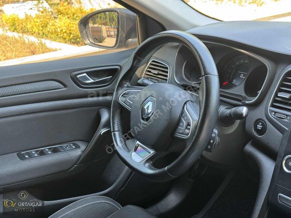 ÖZORTAKLAR'DAN 2017 MEGANE TOUCH OTOMATİK TAKASLI
