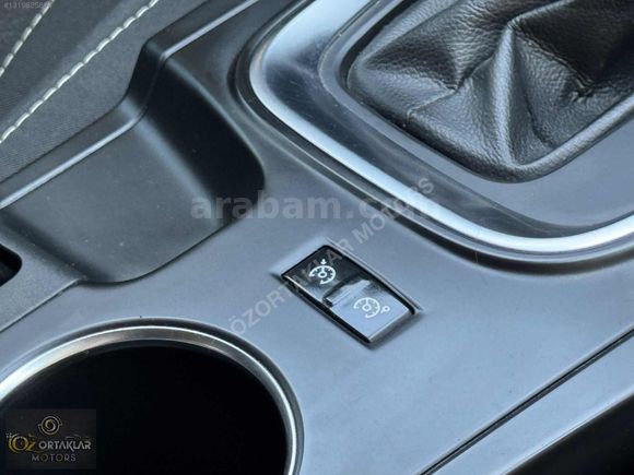 ÖZORTAKLAR'DAN 2017 MEGANE TOUCH OTOMATİK TAKASLI