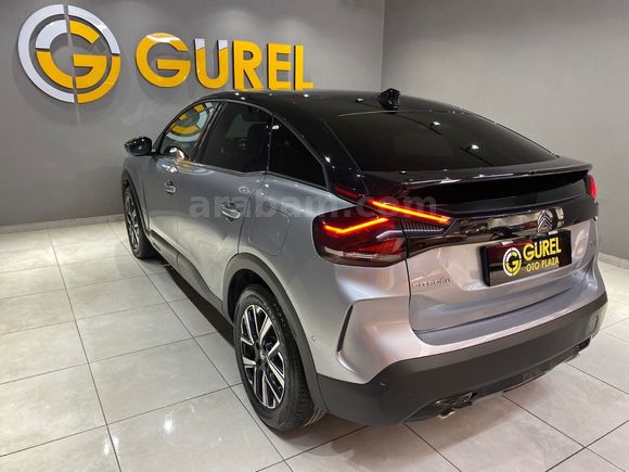 otomobil Citroen C4 1.2 PureTech Shine EAT8