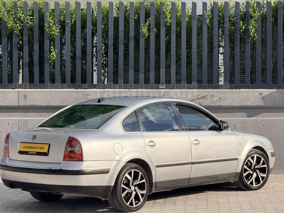 EVCİMEN MOTORS'DAN/B5.5/ÇİFT KIRMIZI/6İLERİ/DİJİTAL KLİMA