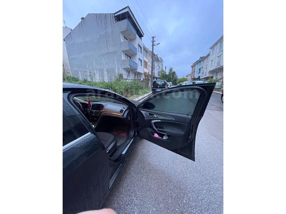 Sahibinden Opel Insignia 2.0 CDTI Edition 2011 Model  238.000 km Siyah
