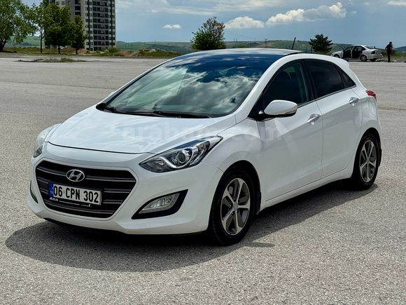 Sahibinden Hyundai i30 7 İLERİ OTOMATİK DOLU PAKET 2015 Model 