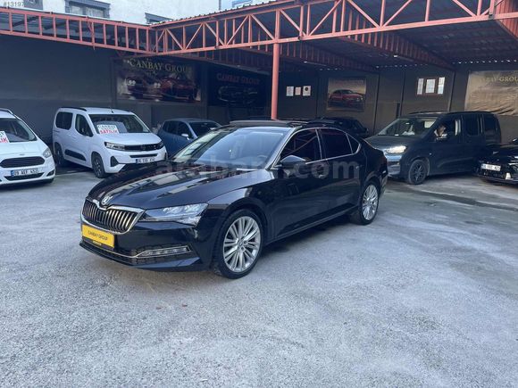 2023 Skoda Superb 1.5 TSI Prestige CAM TAVANLI 61.000'de