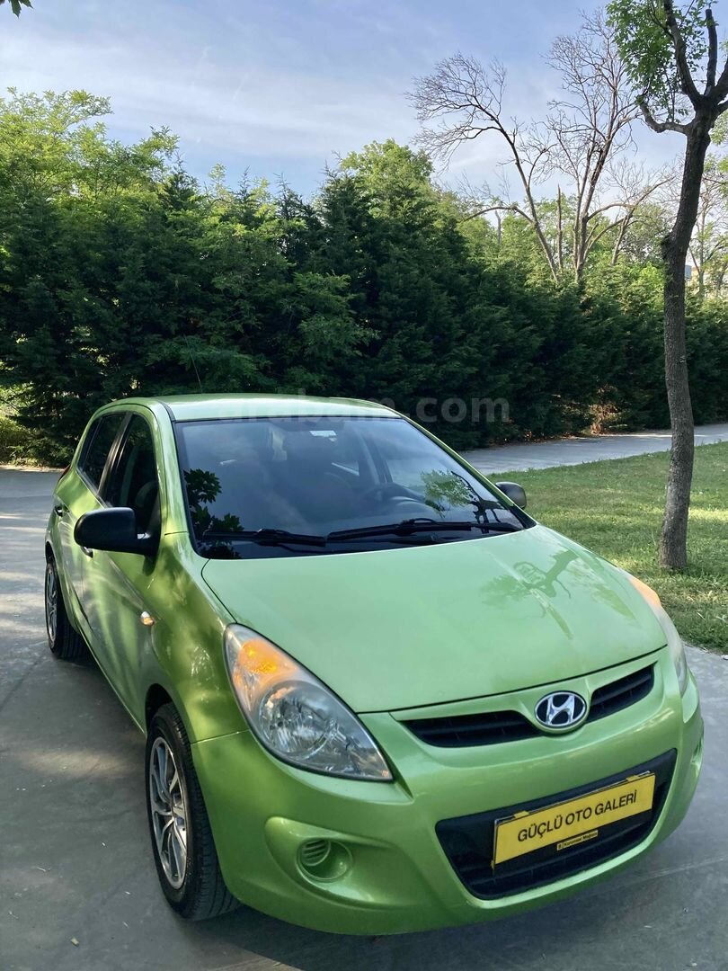 Galeriden Hyundai i20 1.4 CVVT Team 2010 Model İstanbul 62.000 km Yeşil (metalik) 2