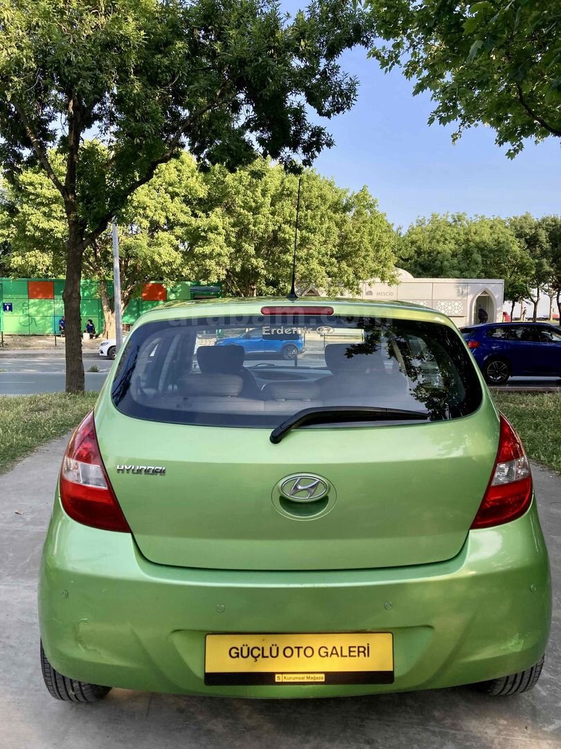 Galeriden Hyundai i20 1.4 CVVT Team 2010 Model İstanbul 62.000 km Yeşil (metalik) 7