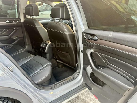 HATASIZ BOYASIZ TRAMERSİZ PASSAT 2.0 TDİ ALLTRACK SERVİS BAKIMLI