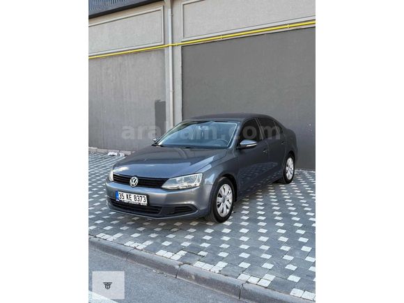 BAKİMLİ TEMİZ OTOMATİK JETTA