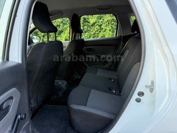Clio Fiyatına Otomatik Dacia Duster 1.3 Tce Essential 2023 Model İstanbul