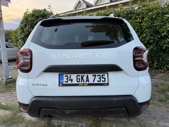 Clio Fiyatına Otomatik Dacia Duster 1.3 Tce Essential 2023 Model İstanbul