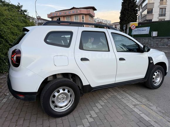 Clio Fiyatına Otomatik Dacia Duster 1.3 Tce Essential 2023 Model İstanbul