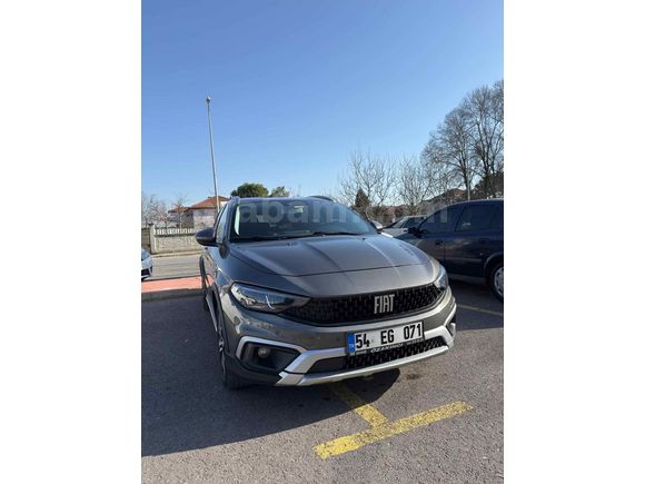 Sahibinden Fiat Egea Cross 1.6 Multijet Lounge 2023 Model Otomatik 115.000 km Gri (metalik)
