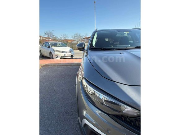 Sahibinden Fiat Egea Cross 1.6 Multijet Lounge 2023 Model Otomatik 115.000 km Gri (metalik)