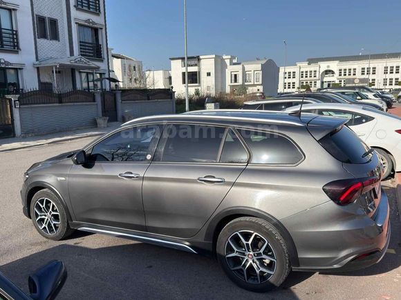 Sahibinden Fiat Egea Cross 1.6 Multijet Lounge 2023 Model Otomatik 115.000 km Gri (metalik)