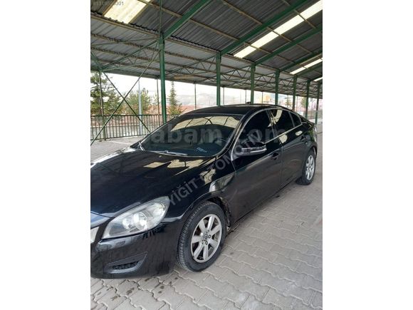 TEMİZ BAKİMLİ OTOMATİK ARAC