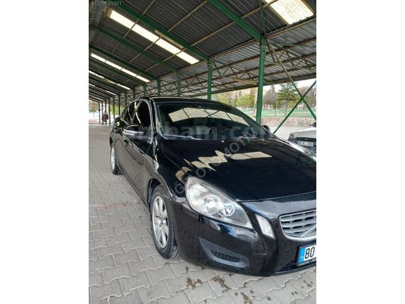 TEMİZ BAKİMLİ OTOMATİK ARAC
