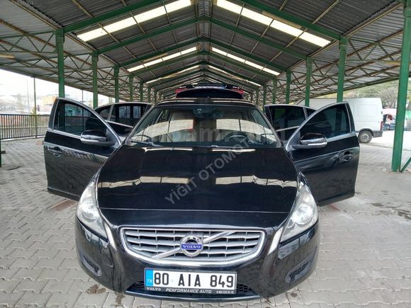 TEMİZ BAKİMLİ OTOMATİK ARAC
