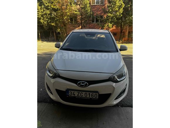 Sahibinden Hyundai i20 1.2 D-CVVT Sense 2013 Model  86.000 km Beyaz