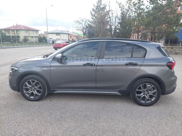 Sahibinden Fiat Egea Cross 1.5 T4 Urban 2022 Model Erzurum 47.000 km Füme